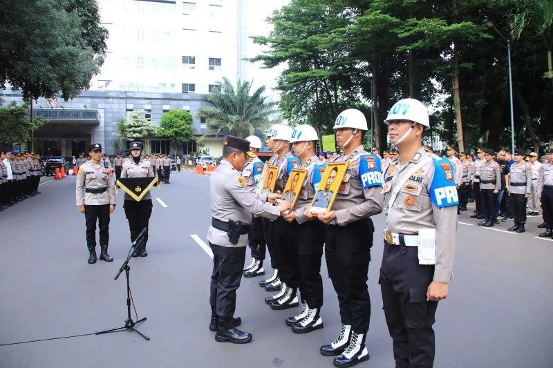 Irjen Pol. Karyoto Kapolda Metro Jaya Pecat Empat Polisi Terlibat Perzinahan dan Penipuan Tidak Dengan Hormat