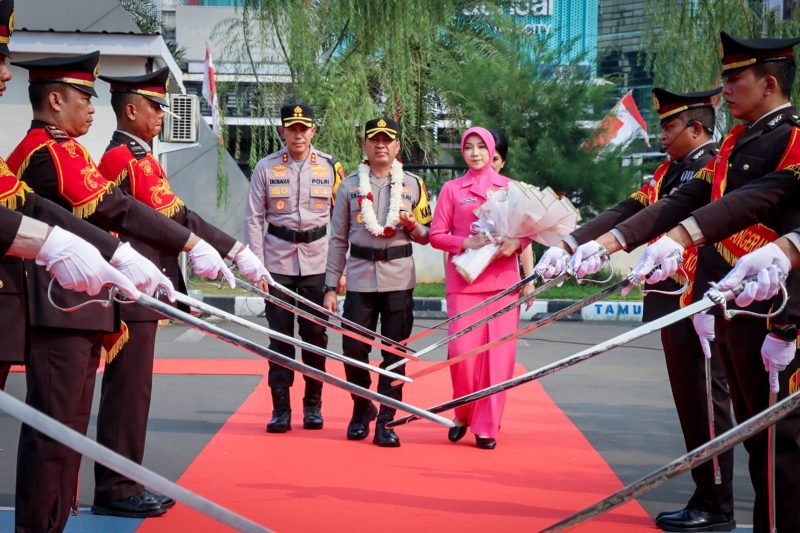 TONGKAT KOMANDO KAPOLRES METRO TANGERANG KOTA RESMI BERPINDAH, KOMITMEN BARU UNTUK PELAYANAN YANG LEBIH HUMANIS