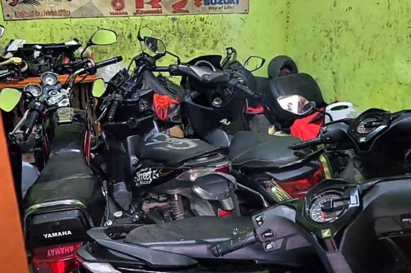 Markas Curanmor di Matraman Digerebek: 12 Motor dan Senpi Rakitan Disita, Dikamuflase Jadi Bengkel