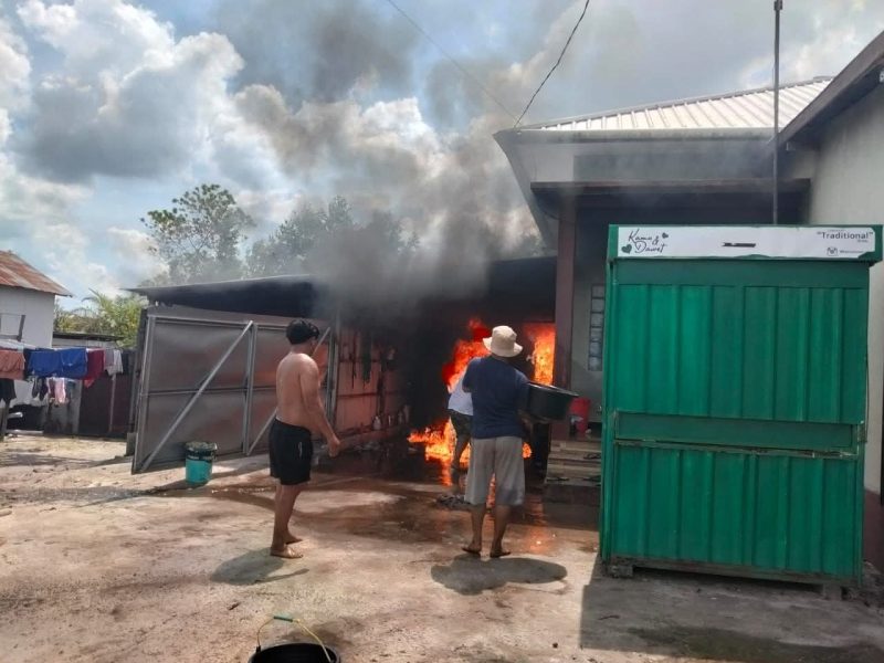 Garasi Rumah Warga Terbakar di Batu Ampar, Polisi Ingatkan Bahaya Penyimpanan BBM di Lingkungan Rumah Tangga